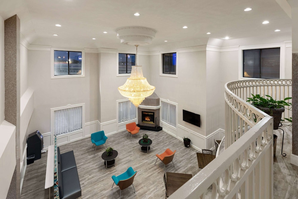 Baymont by Wyndham Houston Brookhollow 58/80