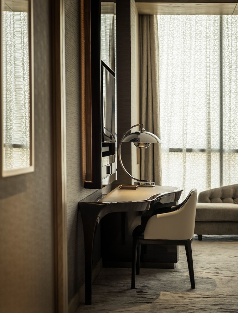 Four Seasons Hotel Dubai International Financial Centre 72/86