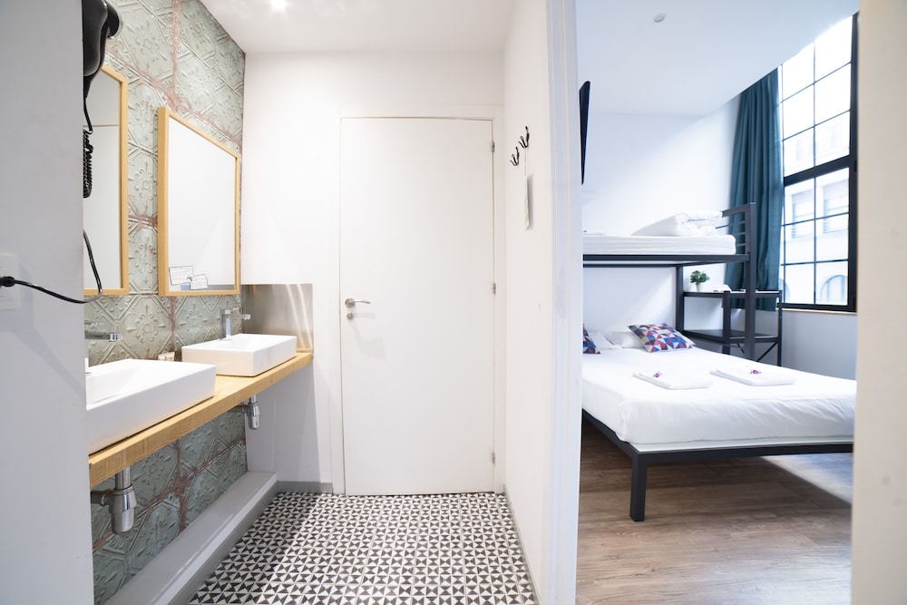Koba Hostel 23/75