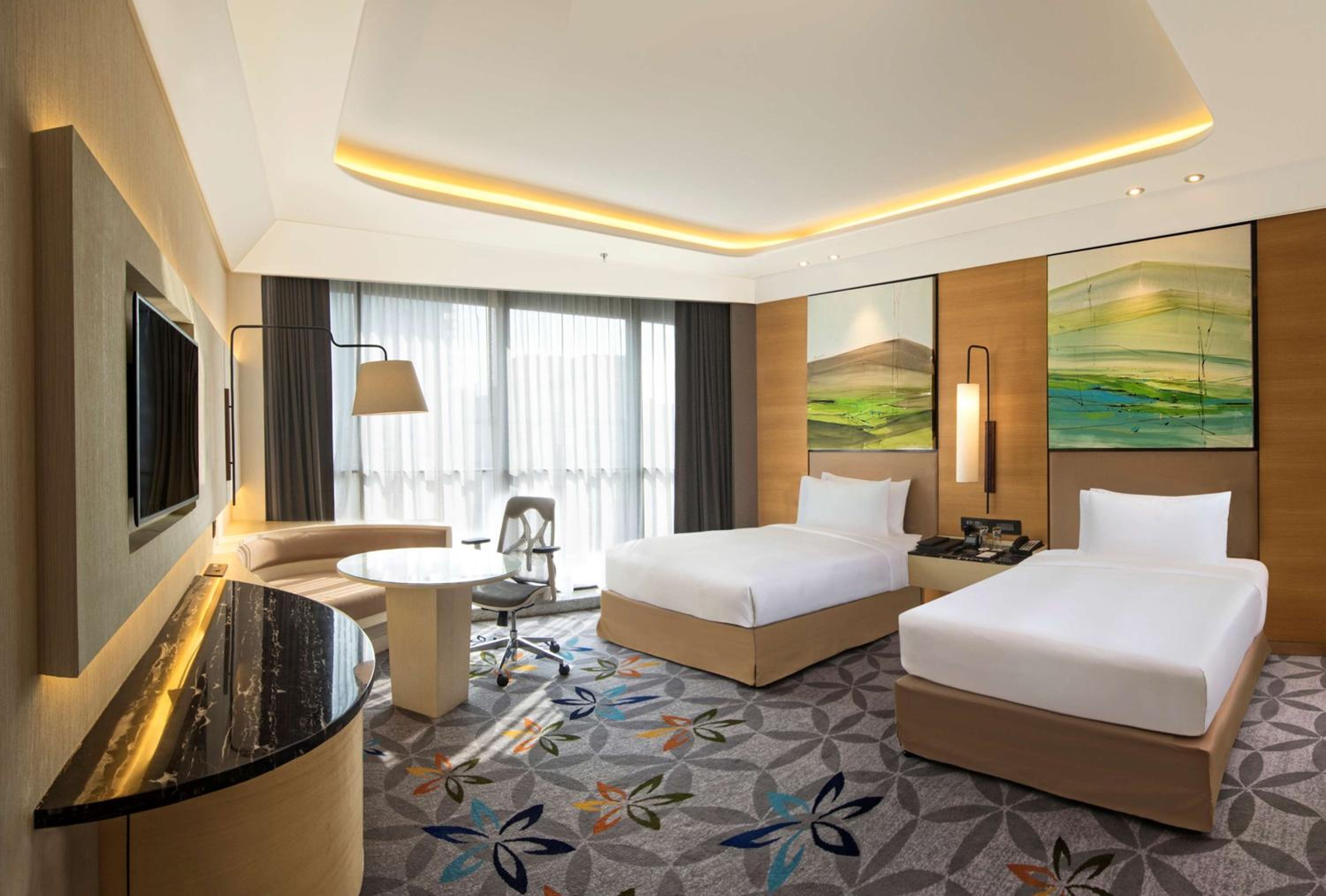 EXECUTIVE, TWIN BEDS