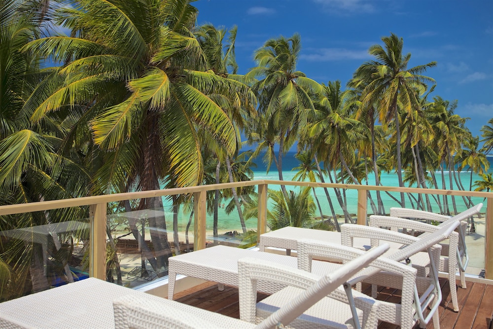 Kaani Beach Hotel 43/59