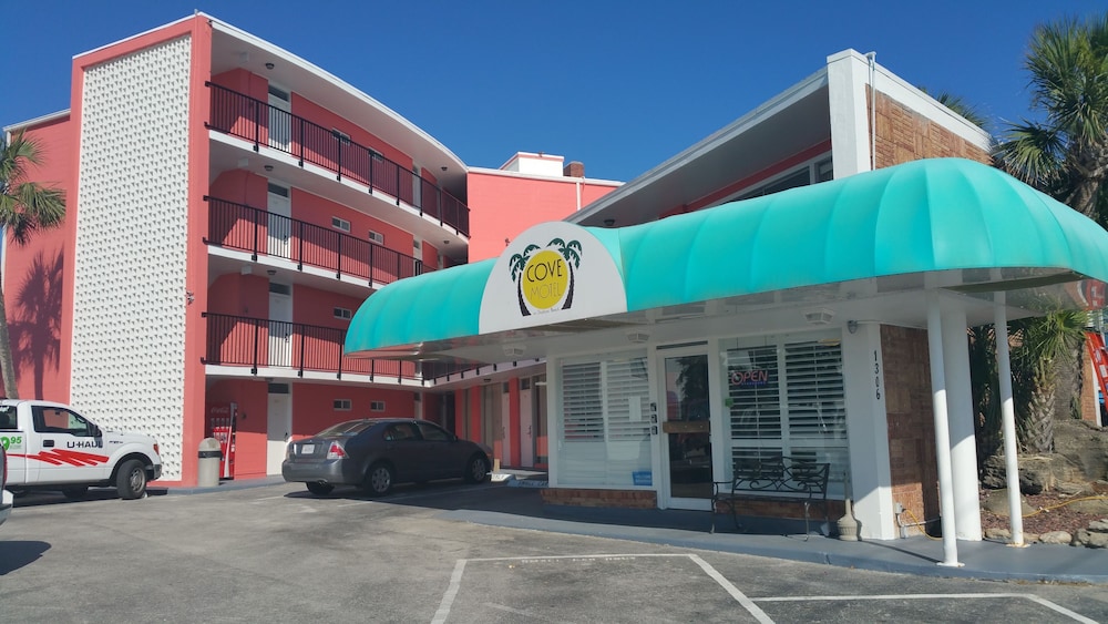 Cove Motel Oceanfront 30/46