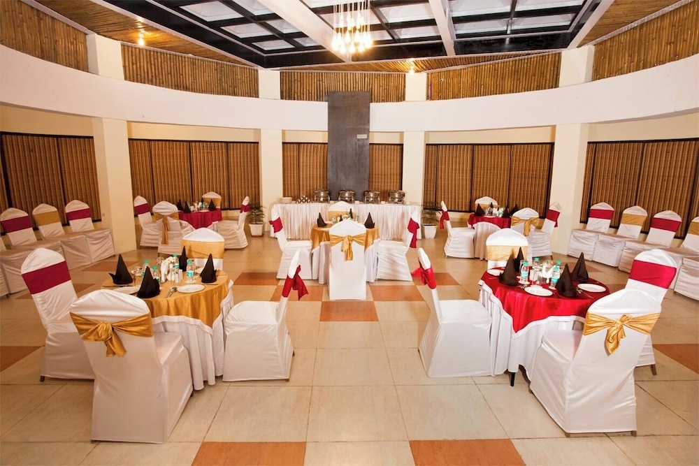 Hotel Ck International 47/50