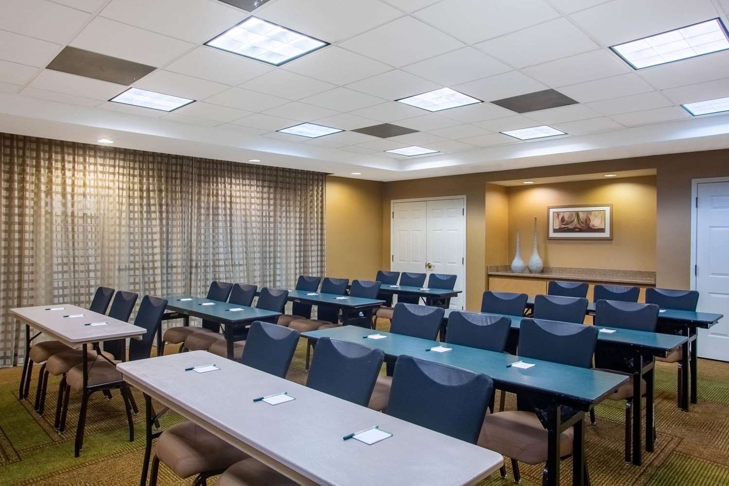 La Quinta Inn & Suites by Wyndham Charlotte Airport South 40/46