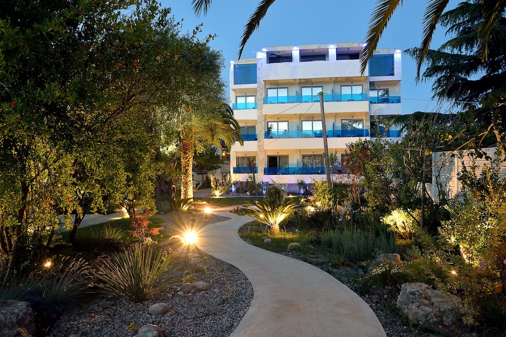 TRYP by Wyndham Corfu Dassia 66/69