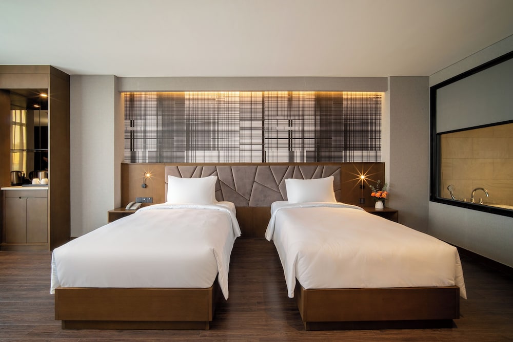 Nhat Ha Lavish Hotel 14/40