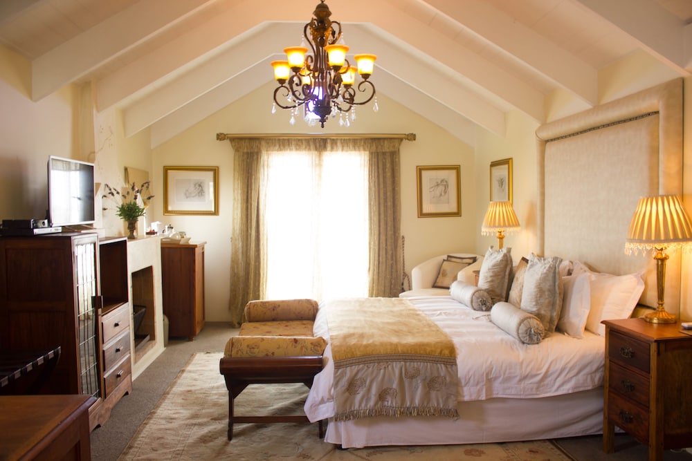 Paternoster Manor 8/36