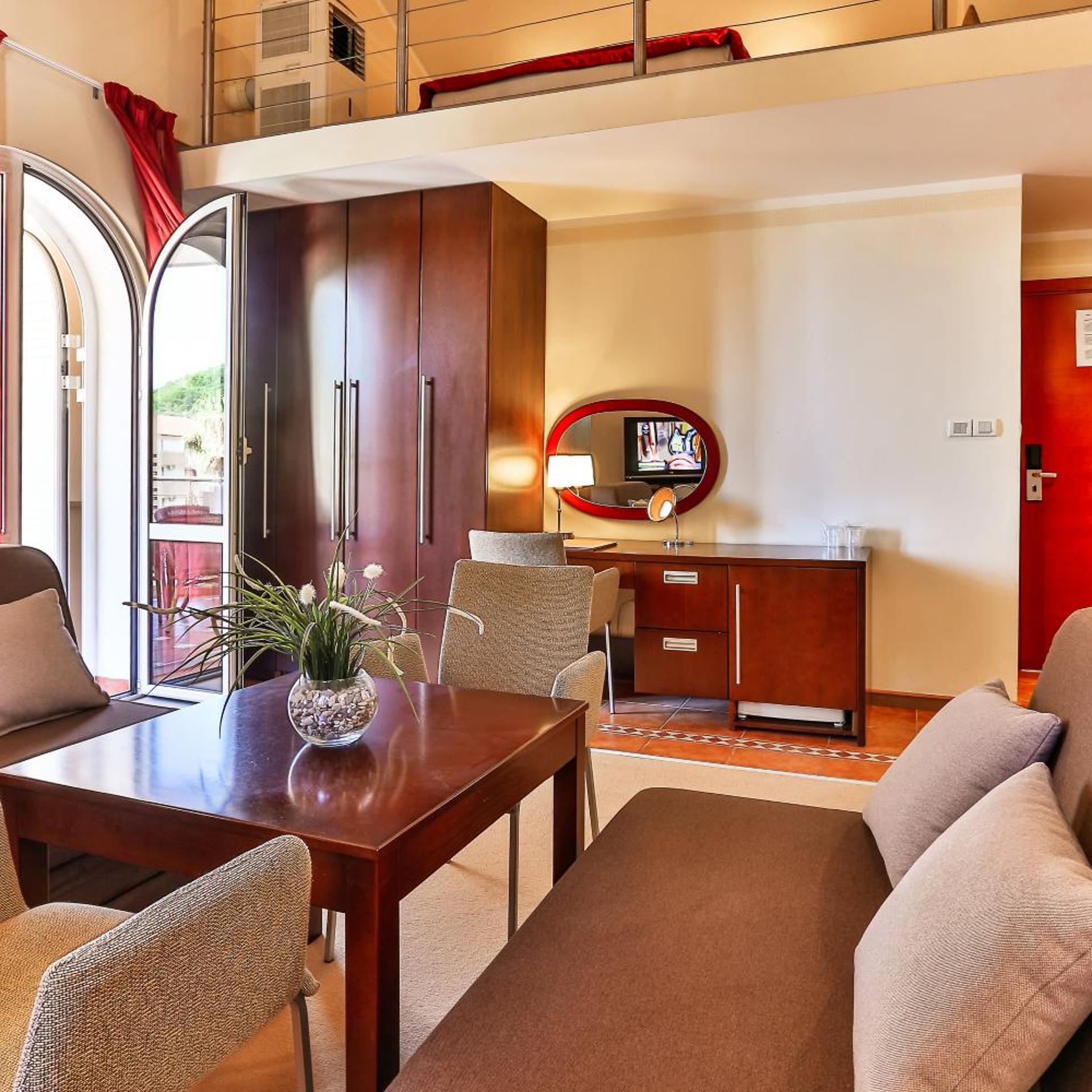 Hotel Max Prestige 32/50