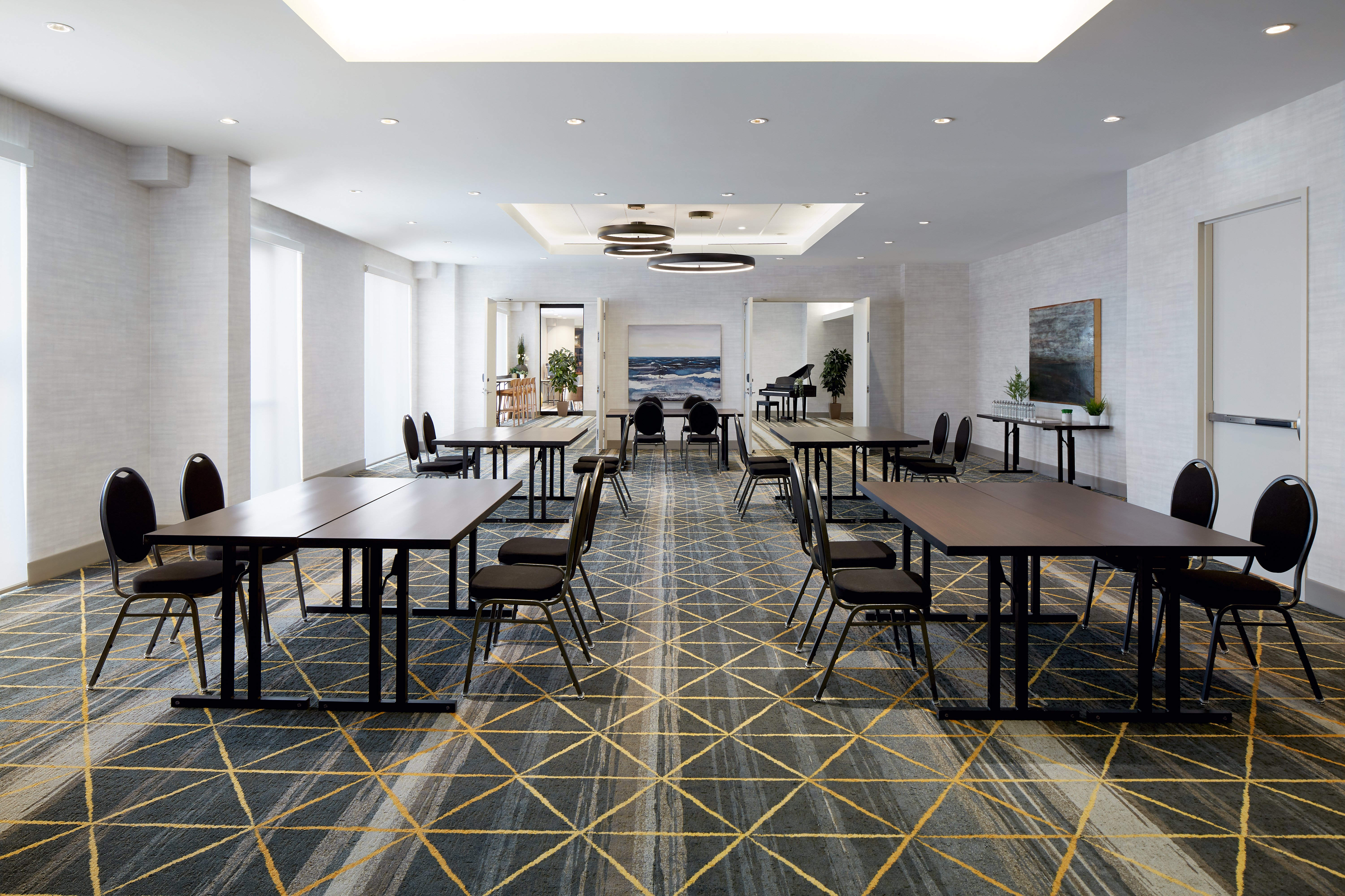 Holiday Inn and Suites Montreal Airport 43/67