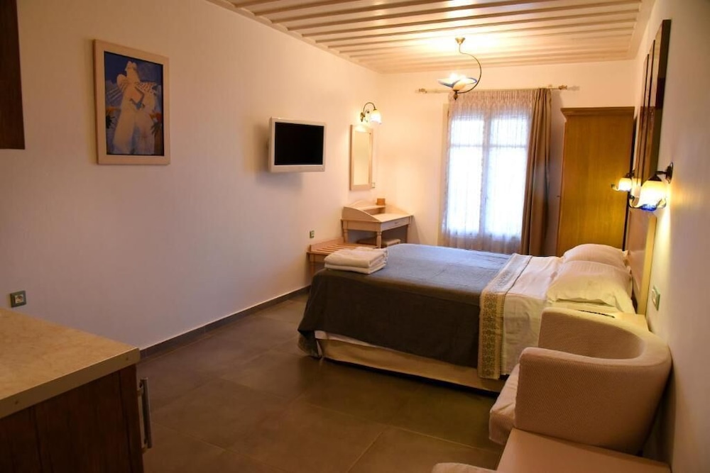 Messaria Hotel 26/63