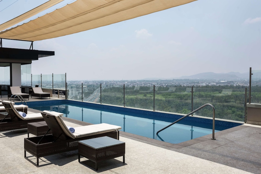 Hampton Inn And Suites San Luis Potosi Slp 36/53