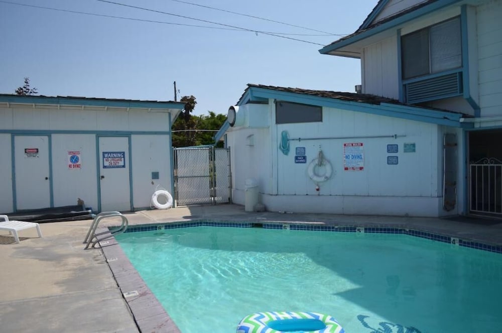 Nampa Inn & Suites 3/46