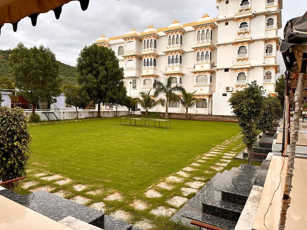 Dreams Resort Udaipur 39/44