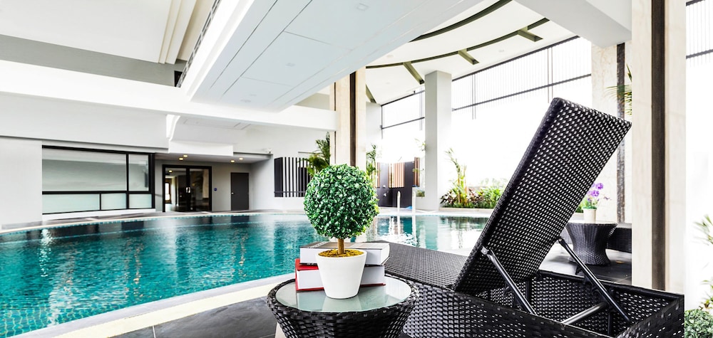 Green Point Residence Hotel 57/62