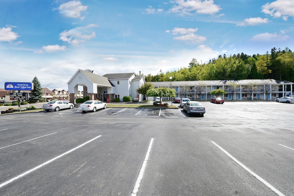 Americas Best Value Inn- St. Ignace 17/19