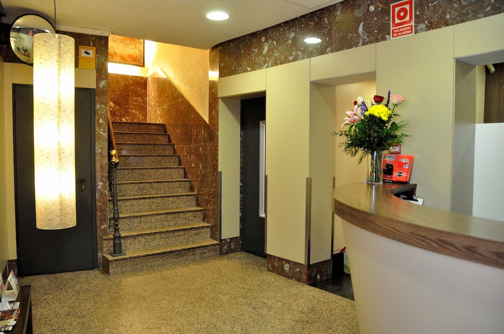 Hostal Ballesta 8/69
