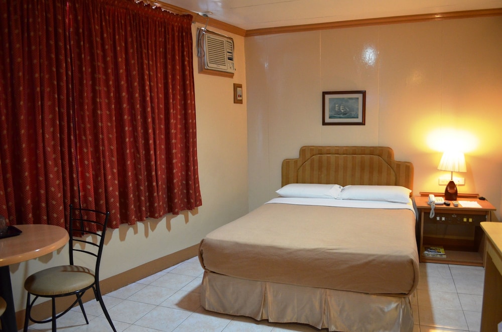 Elegant Circle Inn 8/71