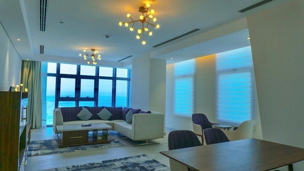 Waterfront Hotel Apartment 36/54