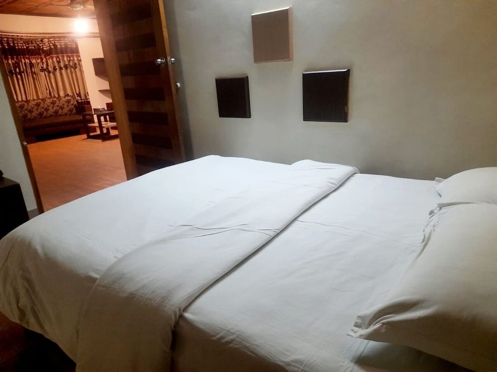 Richmond Hotel 19/34