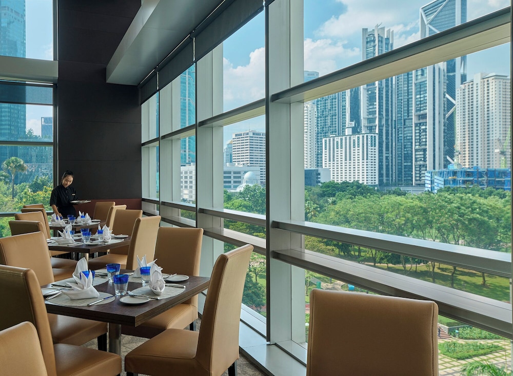 Traders Hotel Kuala Lumpur 50/62