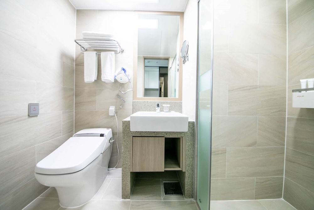 Golden Tulip Essential Namgang 44/49