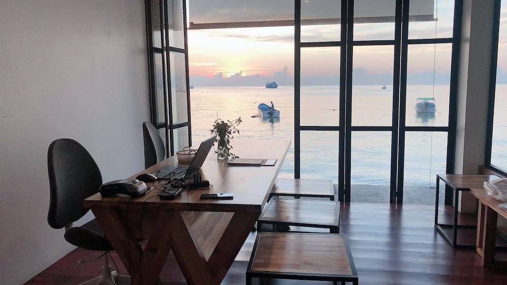 Blue Tao Beach Hotel 48/59