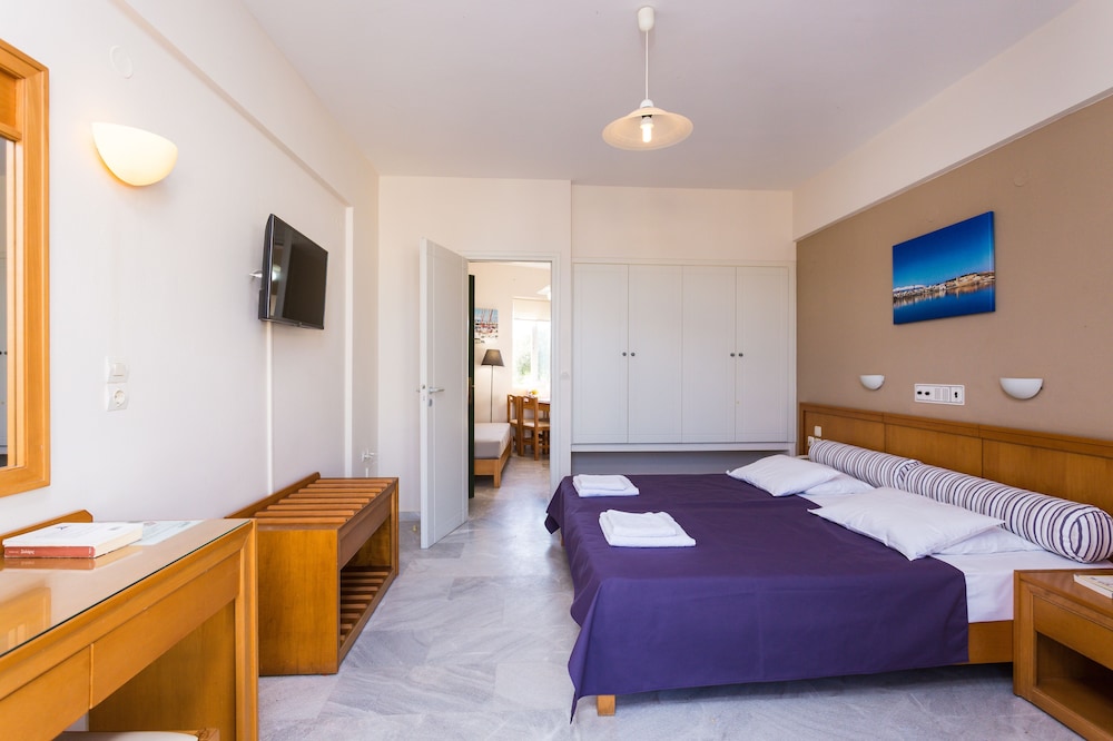 Radamanthys Apartments 7/42