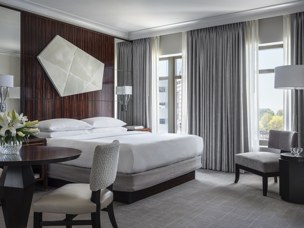 Waldorf Astoria Atlanta Buckhead 12/80