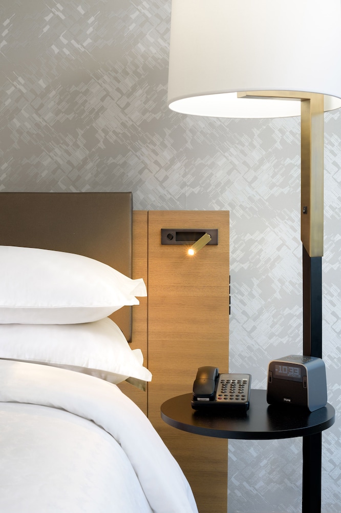 Sheraton Cerritos Hotel 23/50
