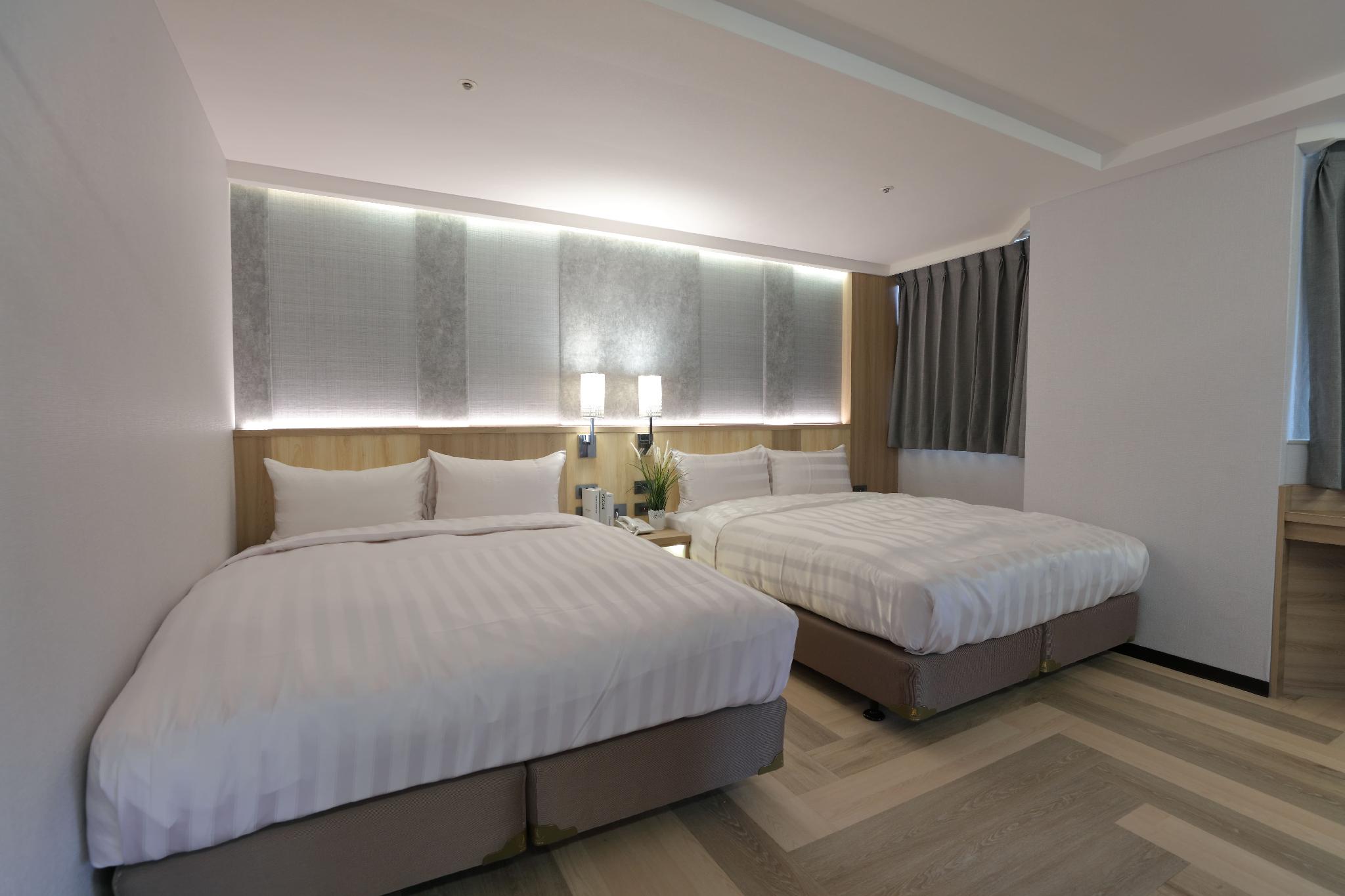 ROOM, TRIPLE, 1 QUEEN AND 1 SINGLE BED
