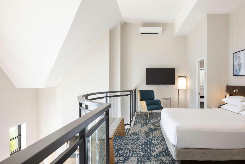 1 Bedroom, Presidential, Bi Level, Loft, Suite, King Bed, Water View