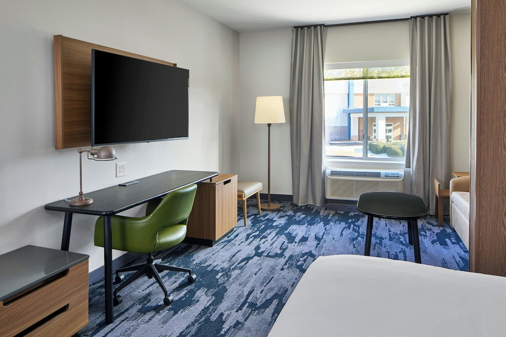 Fairfield By Marriott Inn & Suites Cornelia 21/25