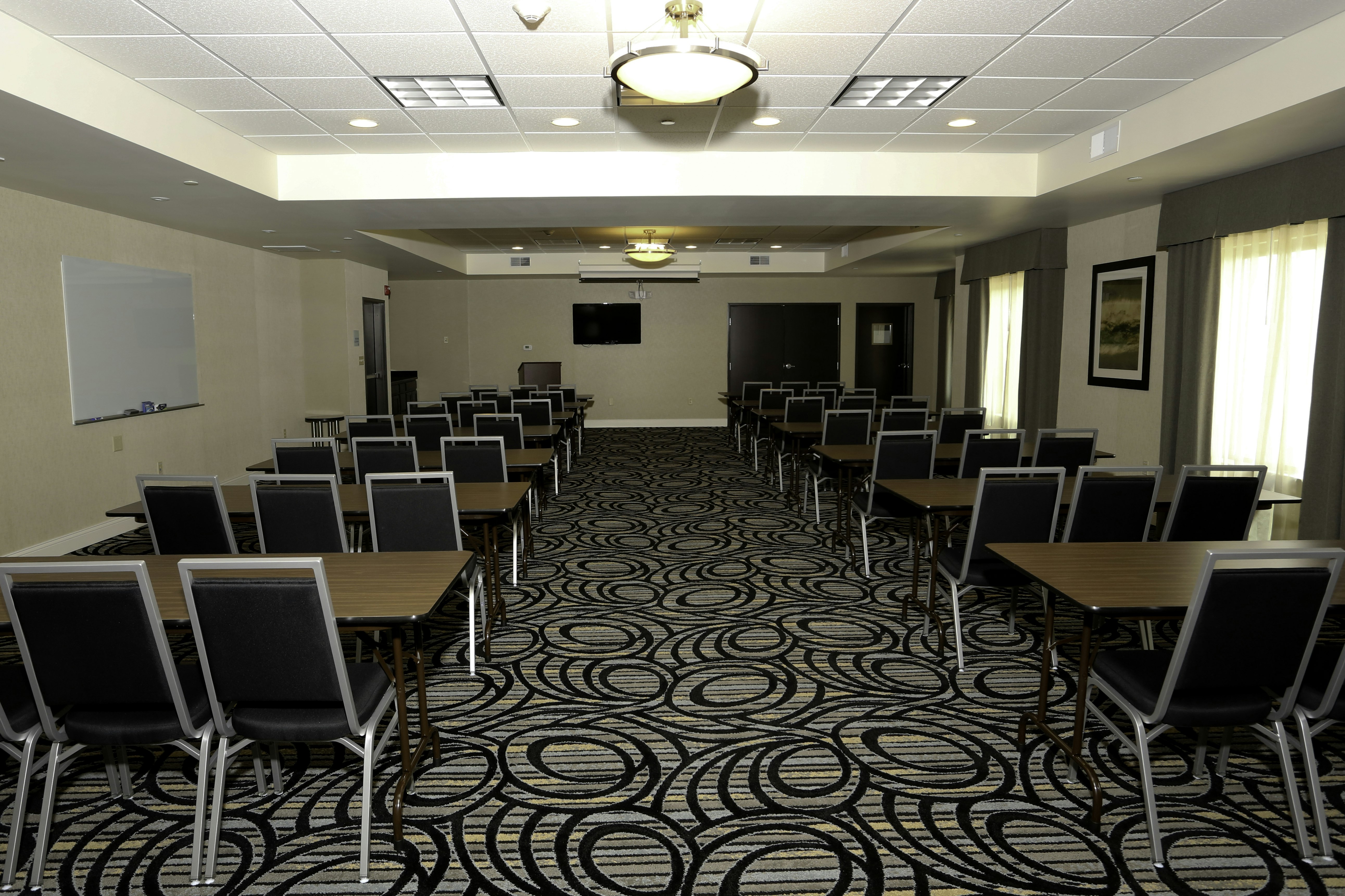 Holiday Inn Express Hotel Suites Marion Northeast 40/43