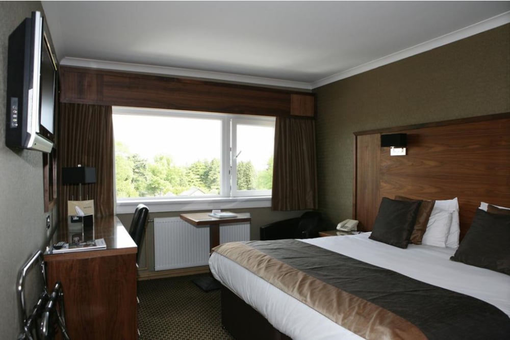 Park Hotel 4/33