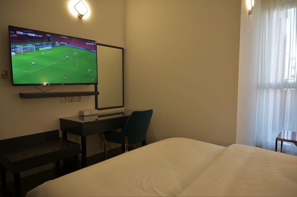Garden City Hotel 18/20