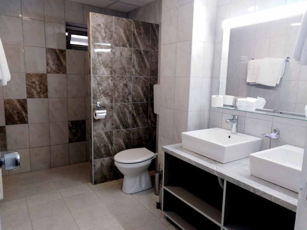 Slavija Hotel 29/32