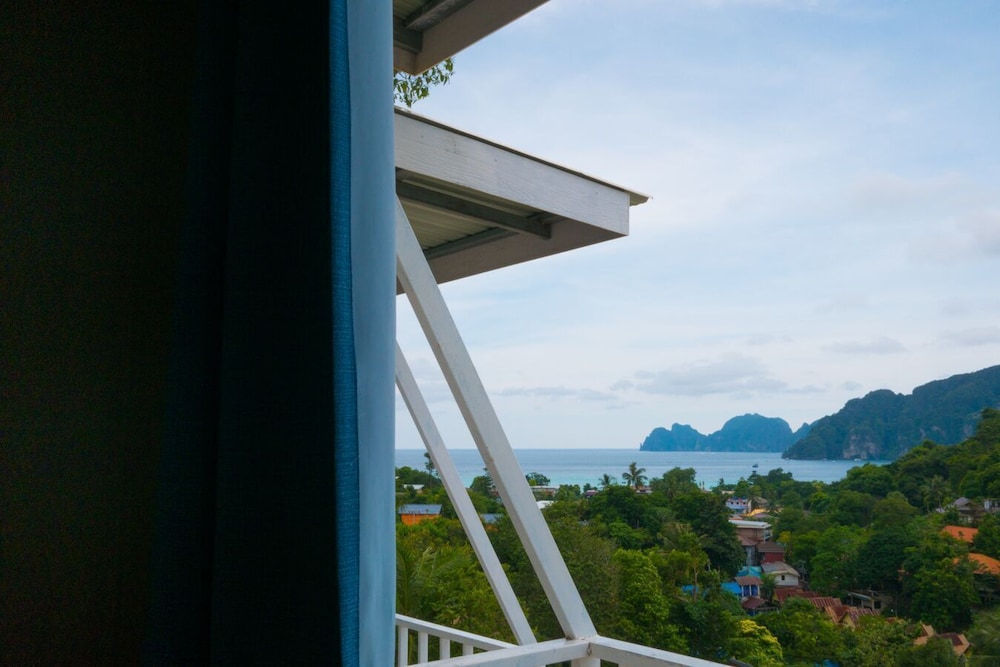 HOTEL UPHILL COTTAGE 6/30