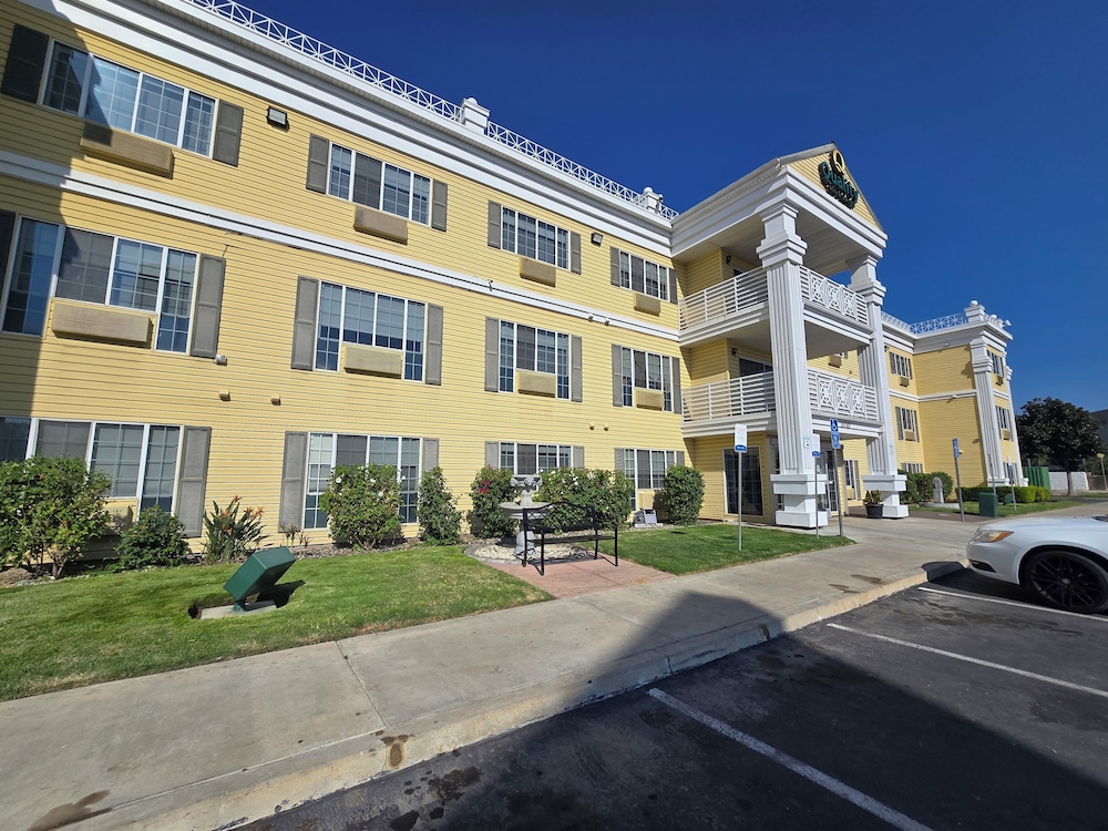 Quality Inn & Suites Tulare CA 40/50