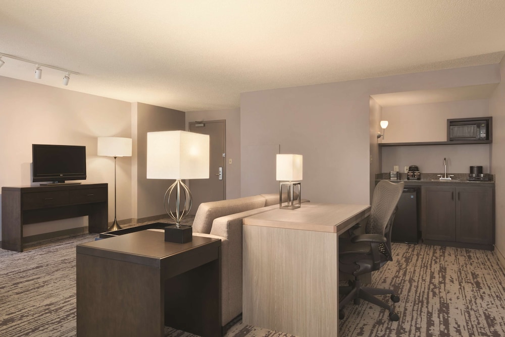 Embassy Suites by Hilton Atlanta at Centennial Olympic Park 38/69