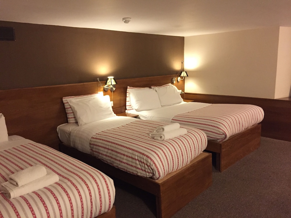 Edinburgh House Hotel 17/50