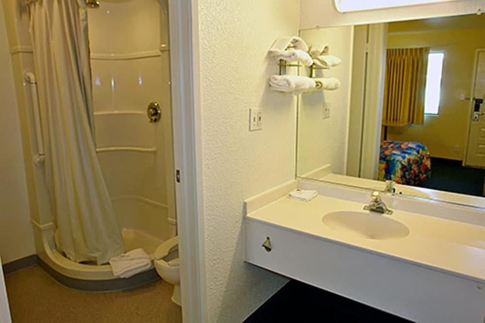 Motel6 Fremont, CA - South 55/57