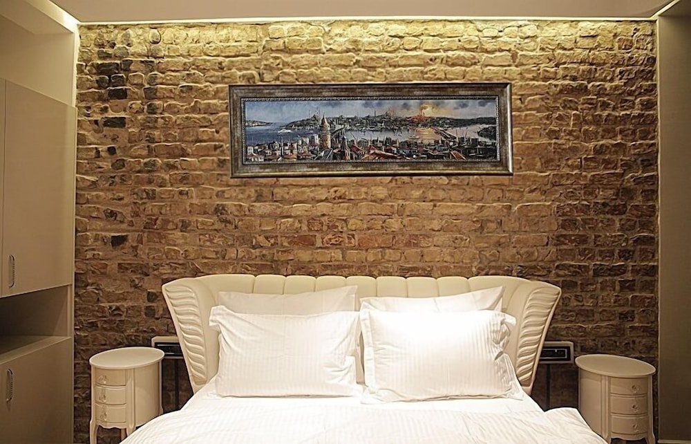 Frida Suites 33/55