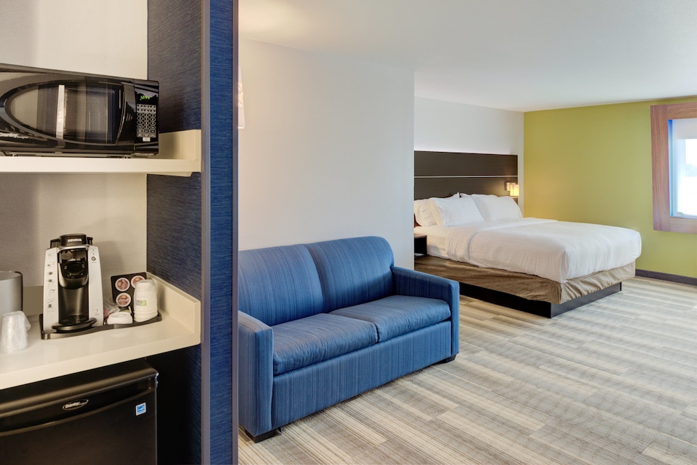 HOLIDAY INN EXPRESS NEWBERG - WINE COUNTRY 24/60