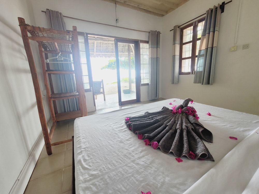 Driftwood Beach Lodge 13/48