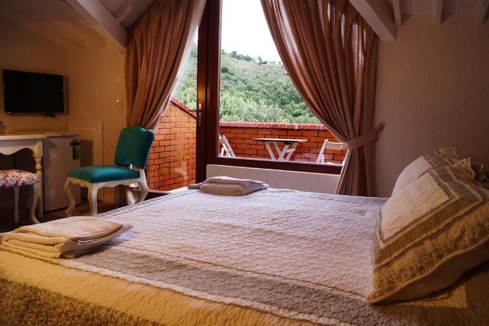 Aeneas Hotel 14/50