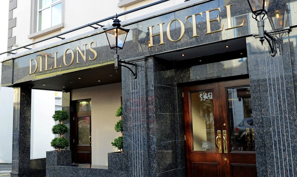 Dillons Hotel 1/33