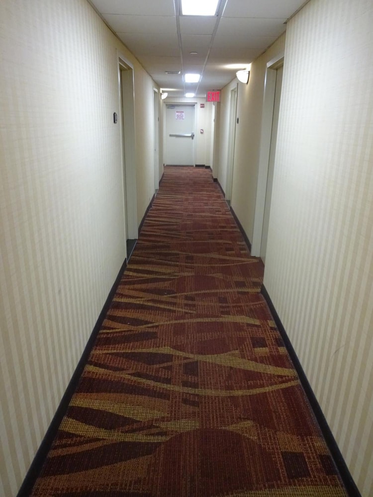 Sheridan Hotel 13/18
