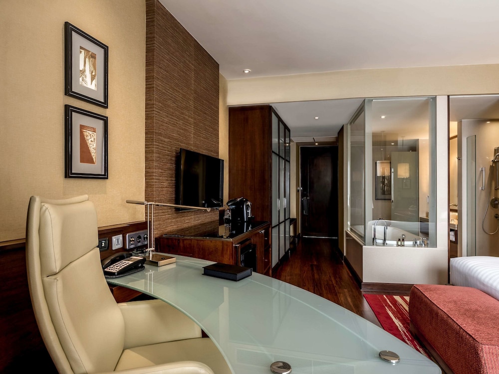 Hilton Bangkok Grande Asoke 15/59