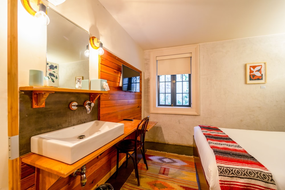 Catahoula Hotel 50/50