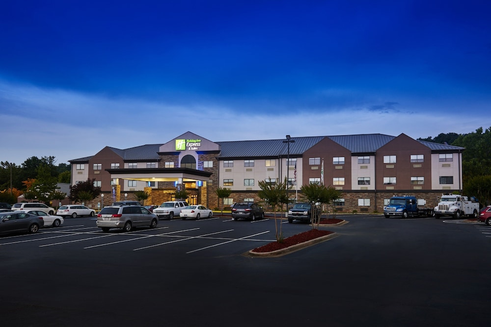 Holiday Inn Express Suites Birmingham South Pelham 2/52